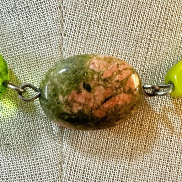 Unakite abalone green beaded necklace - Picture 3 of 7